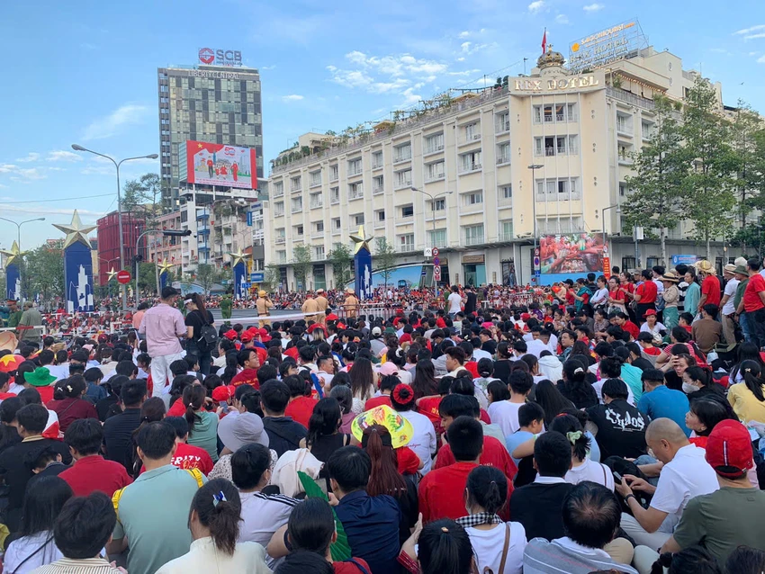 thanh-tuyen-cong-ubndtphcm.jpg