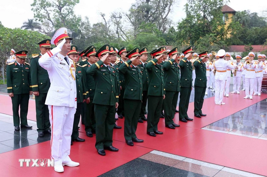 lanh-dao-dang-nha-nuoc-vao-lang-vieng-chu-tich-ho-chi-minh-8.jpg