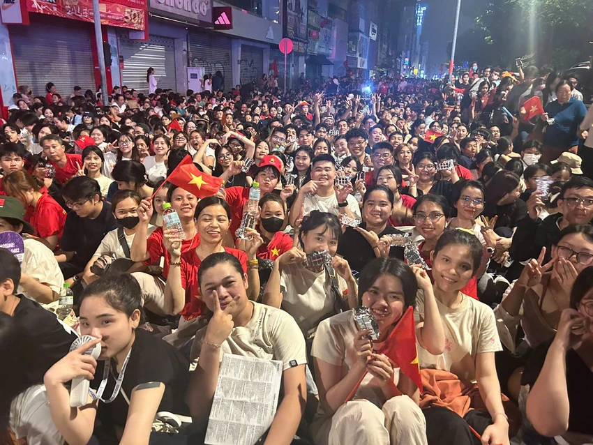 hong-tham-ban-tre-cho.jpg