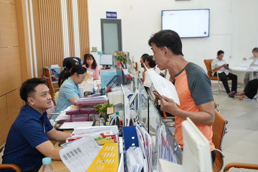 Giảm áp lực khi sắp xếp hơn 250.000 công chức cấp huyện