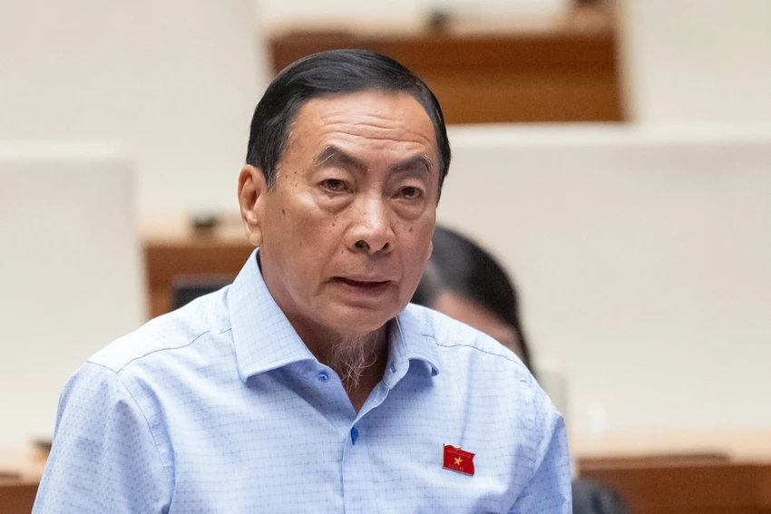 Không thể chấp nhận cán bộ 'sáng cắp ô đi, chiều cắp ô về' vẫn được nâng lương đều đều