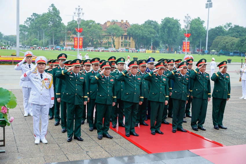 cac-lanh-dao-dang-nha-nuoc-vao-lang-vieng-chu-tich-ho-chi-minh-vgp-8.jpg