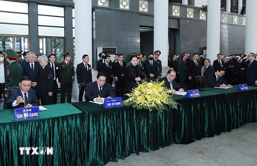 lanh-dao-dang-nha-nuoc-ghi-so-tang-tien-biet-nguyen-chu-tich-nuoc-tran-duc-luong.jpg