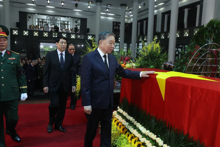 le-quoc-tang-nguyen-chu-tich-nuoc-tran-duc-luong-8050859-4036-1192.jpg