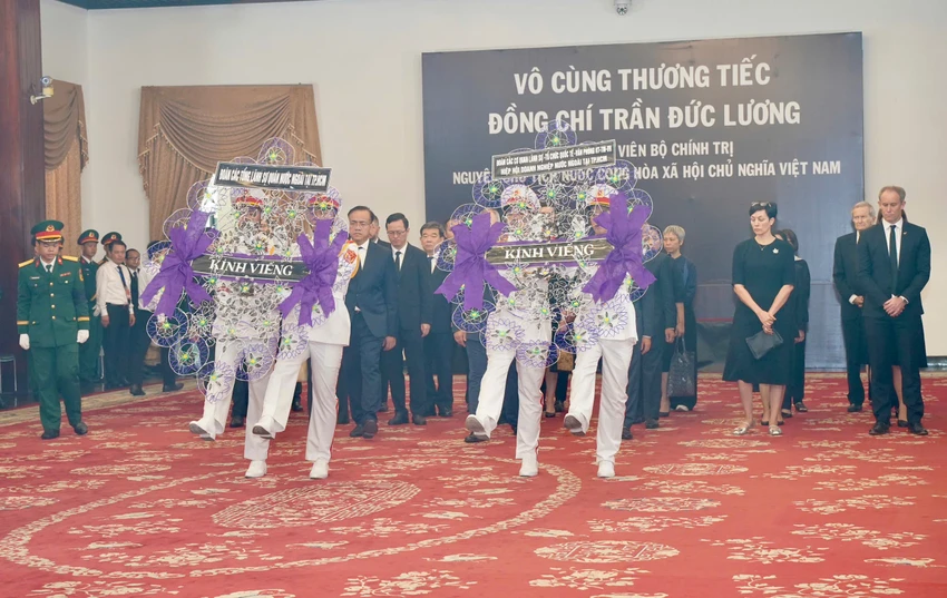 le-vieng-nguyen-chu-tich-nuoc-tran-duc-luong-tp.hcm-thuan-van1-3.jpg