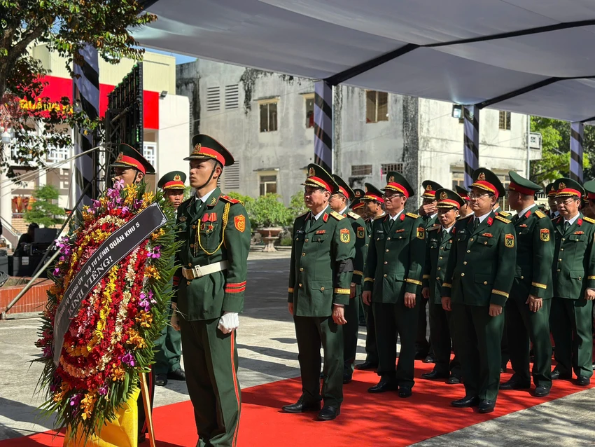 quoc-tang-nguyen-chu-tich-nuoc-tran-duc-luong-quang-ngai-10.jpg