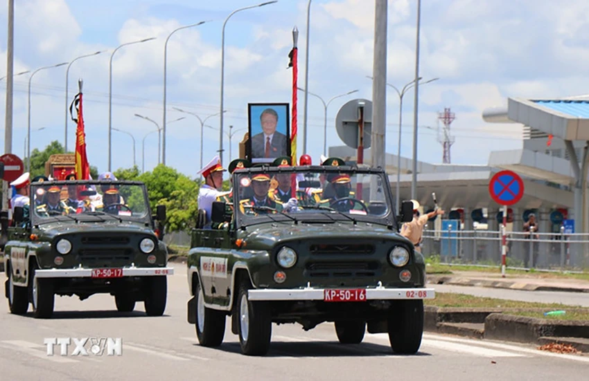 le-dua-tang-quang-ngai-tran-duc-luong.jpg