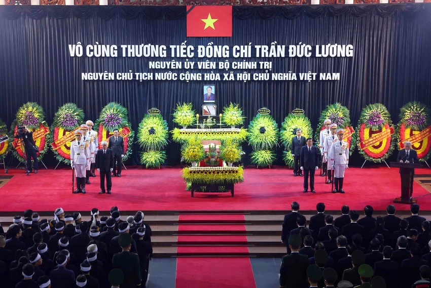 le-truy-dieu-nguyen-chu-tich-nuoc-tran-duc-luong-di-chuyen-5.jpg