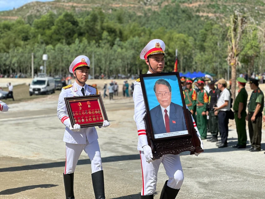 Linh-cuu-nguyen-chu-tich-nuoc-tran-duc-luong-dong-bo-5.jpg