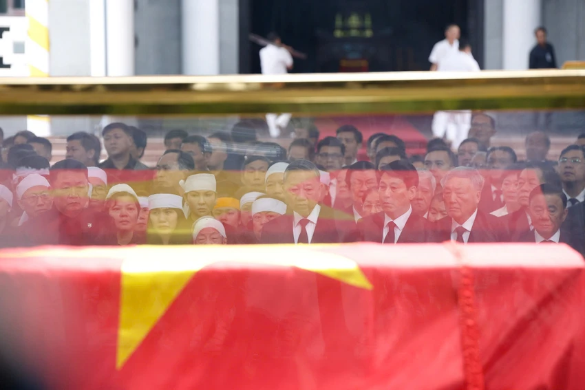xe-tang-nguyen-chu-tich-nuoc-tran-duc-luong-di-chuyen-6.jpg