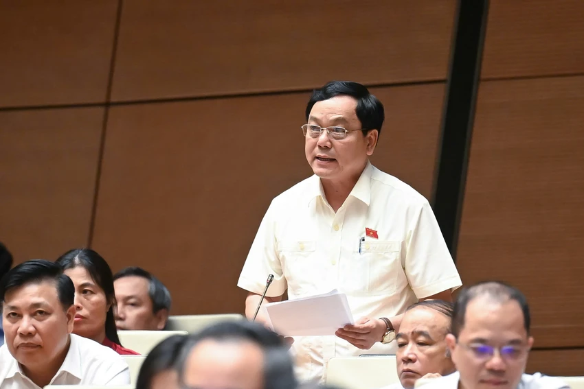 quyet-liet-cai-cach-tien-luong-de-giu-chan-can-bo-gioi-hoang-duc-thang.jpg