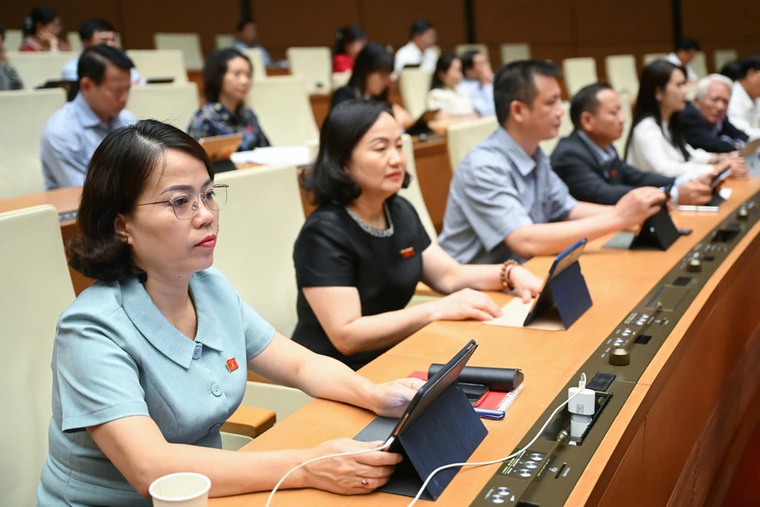chat-van-bo-truong-nguyen-kim-son.jpg