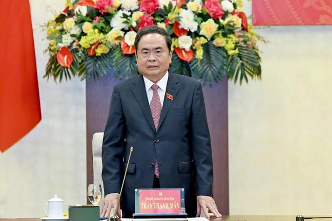 chu-tich-quoc-hoi-tran-thanh-man-chu-tri-hoi-nghi-ve-nhan-su-4.jpeg