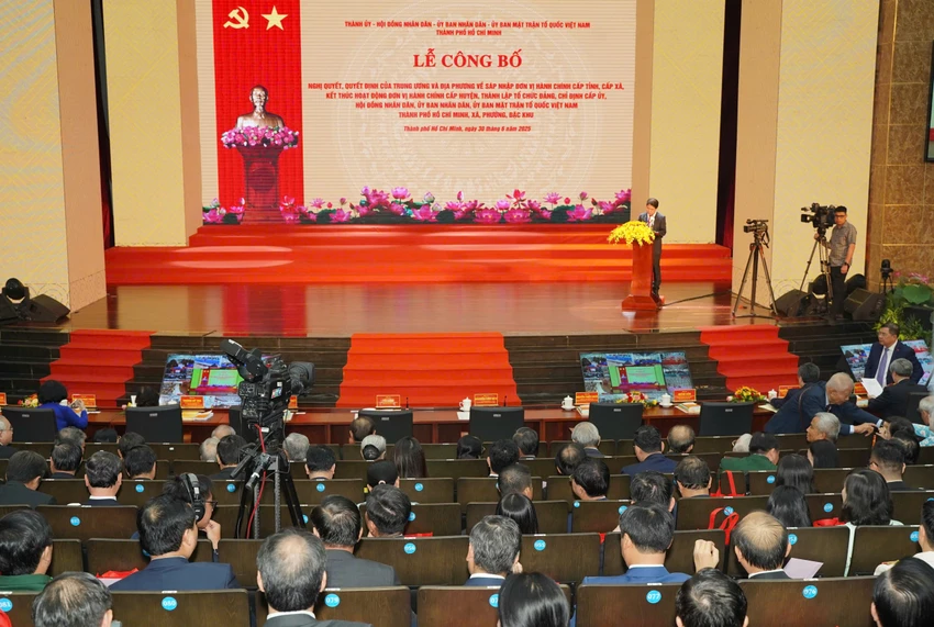toan-canh-le-cong-bo-tai-tp.hcm.jpg