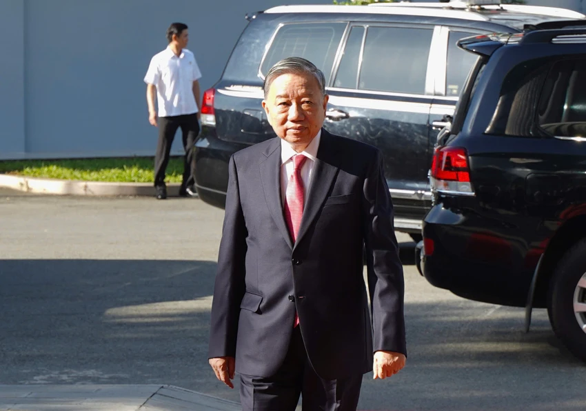 Tong-bi-thu-to-lam.jpg