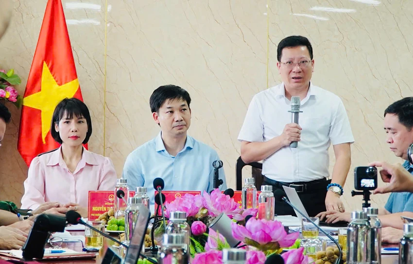 5-hop-bao-lat-tau-vinh-ha-long.jpg