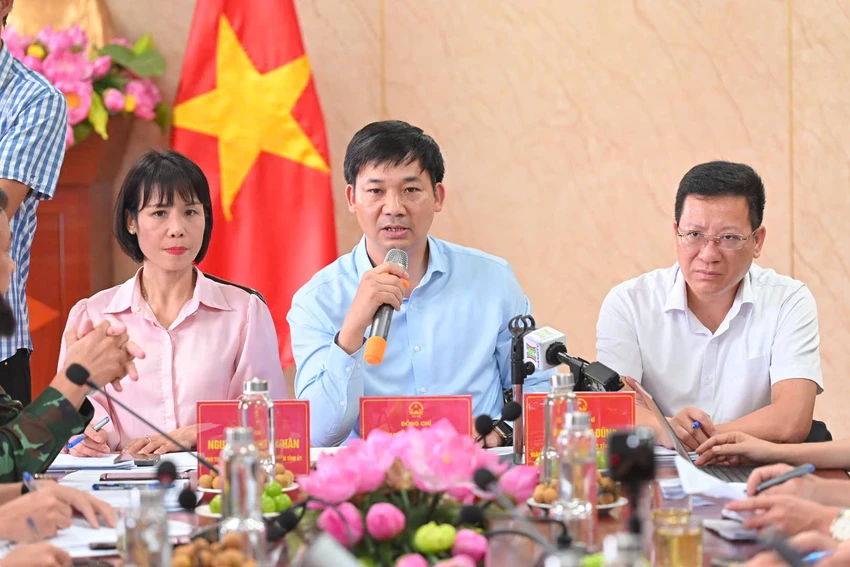 9-hop-bao-lat-tau-vinh-ha-long.jpg