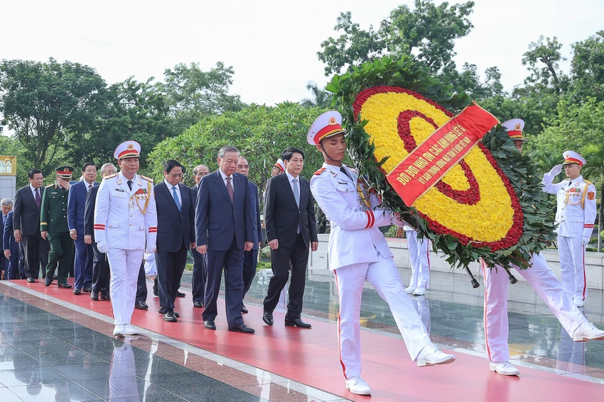 lanh-dao-dang-nha-nuoc-tuong-niem-cac-anh-hung-liet-si-vao-lang-vieng-chu-tich-ho-chi-minh-1.jpg