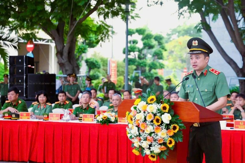 giam-doc-cong-an-tp-hcm-mai-hoang-phat-lenh-tong-ra-quan-tran-ap-cac-loai-toi-pham.jpg