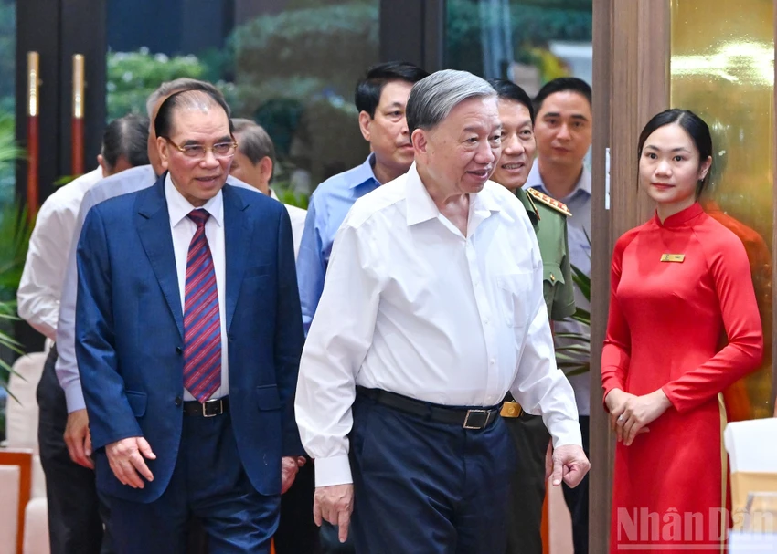 tong-bi-thu-to-lam-du-gap-mat-dai-bieu-bo-quoc-phong-bo-cong-an-va-bo-ngoai-giao-2.jpg