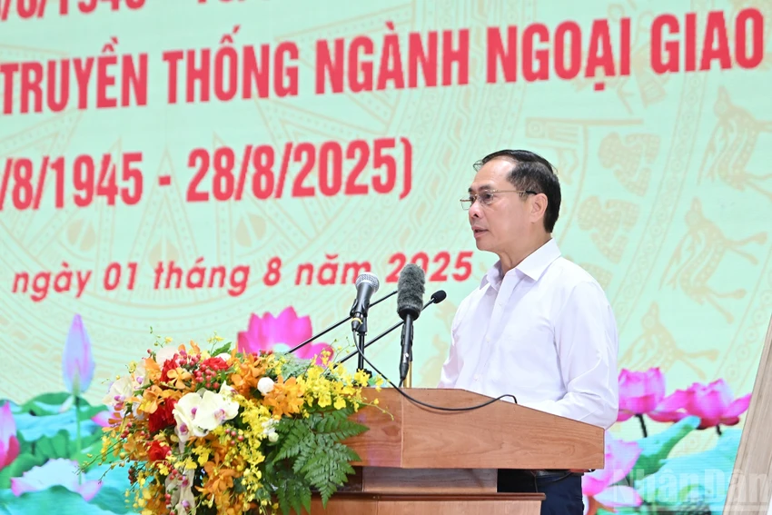 tong-bi-thu-to-lam-du-gap-mat-dai-bieu-bo-quoc-phong-bo-cong-an-va-bo-ngoai-giao-8.jpg