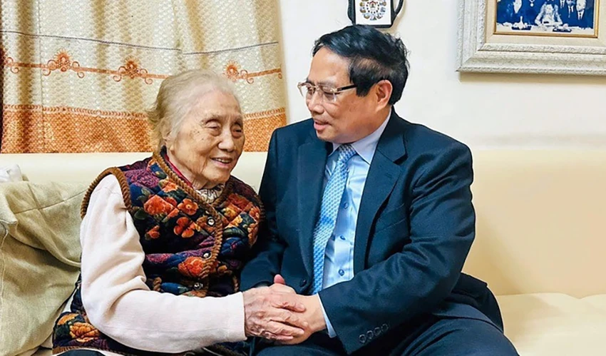 de-nghi-tang-danh-hieu-anh-hung-lao-dong-voi-nguyen-pho-chu-tich-nuoc-nguyen-thi-binh.jpg