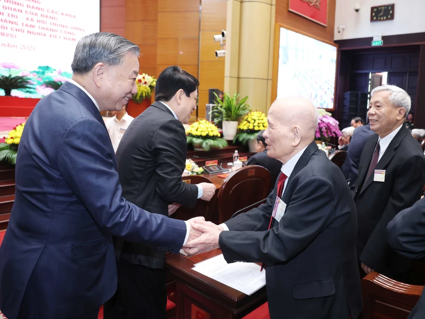 tong-bi-thu-to-lam-gap-mat-nguyen-lanh-dao-dang-nha-nuoc-1.jpg