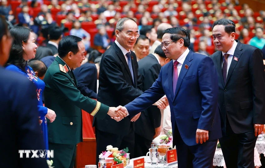 tong-bi-thu-chinh-phu-cac-thoi-ky-da-ben-bi-dap-nen-cho-su-chuyen-minh-cua-dat-nuoc-3.jpg