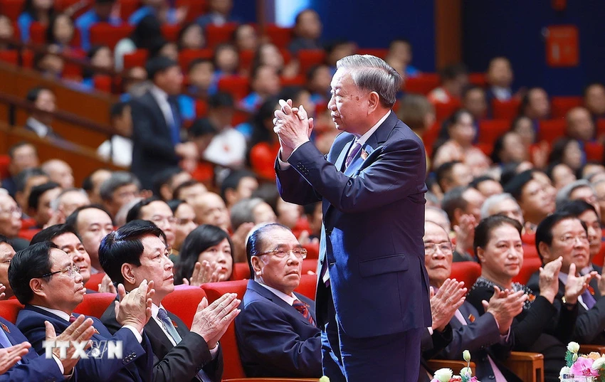 Tổng Bí thư: 'Chính phủ các thời kỳ đã bền bỉ đắp nền cho sự chuyển mình của đất nước'