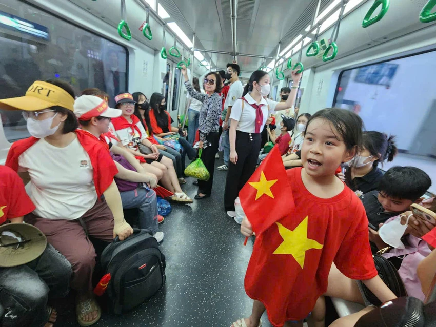 8-metro-dong-nguoi-doi-mua-cho-xem-tong-hop-luyen-dieu-binh-dieu-hanh.jpg