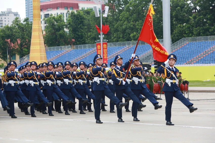 canh-sat-bien.jpg