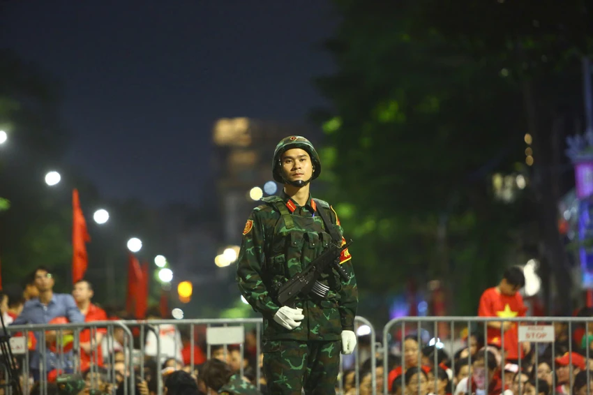 nguoi-dan-cho-tong-hop-luyen-a80-2.jpg