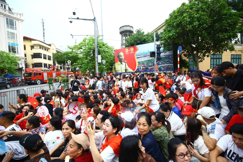 phi-hung-bien-nguoi-ken-dac-1.jpg