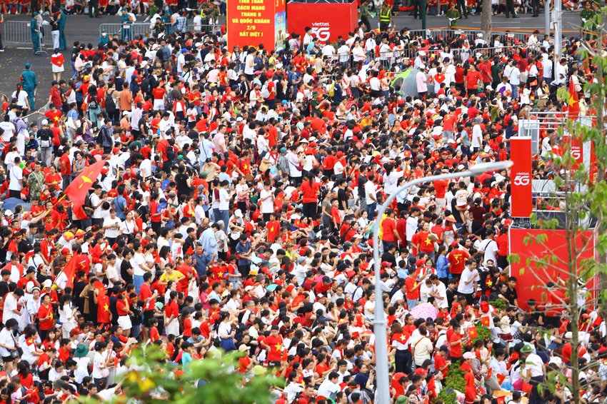 phi-hung-bien-nguoi-ken-dac.jpg