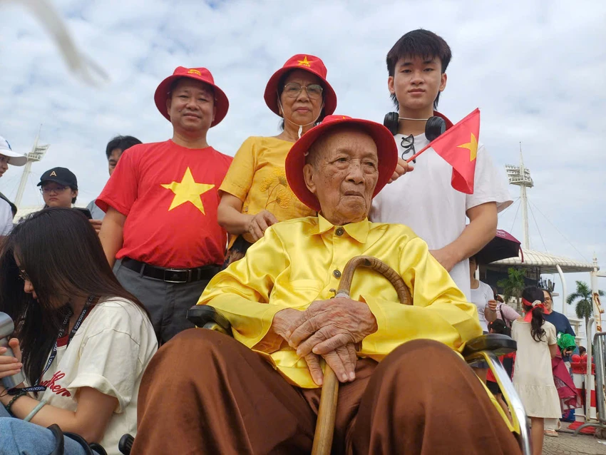 A80-Ngay-30-8-le-dieu-binh-dieu-hanh-dac-lam-1.jpg