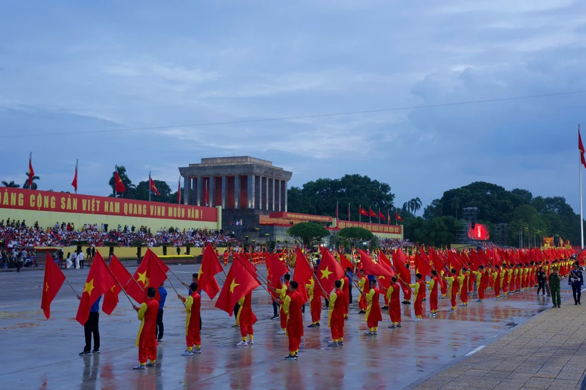 A80-Ngay-30-8-le-dieu-binh-dieu-hanh-dang-trung-1-4.jpg