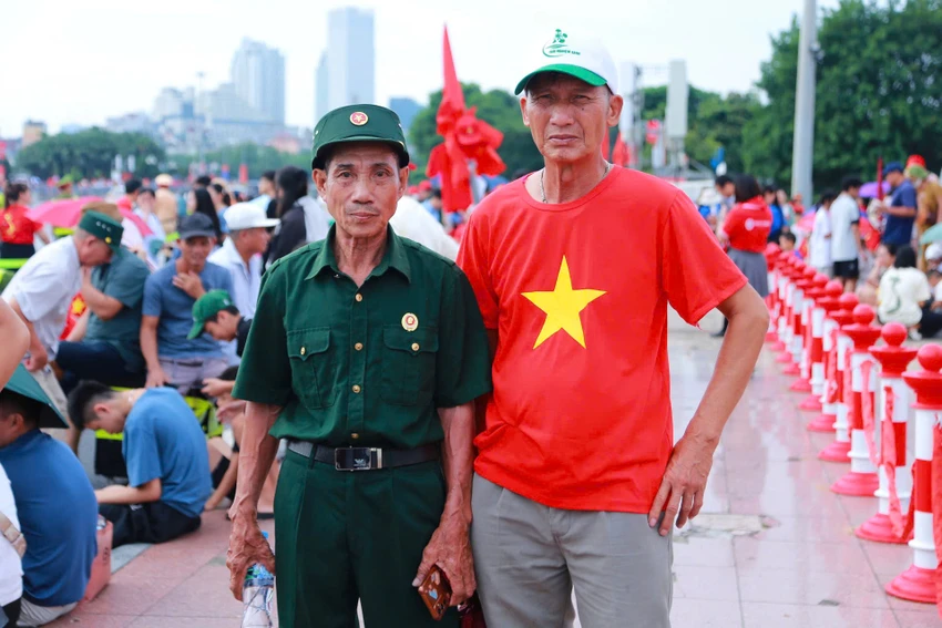 A80-Ngay-30-8-le-dieu-binh-dieu-hanh-thuy-hang-1.jpg