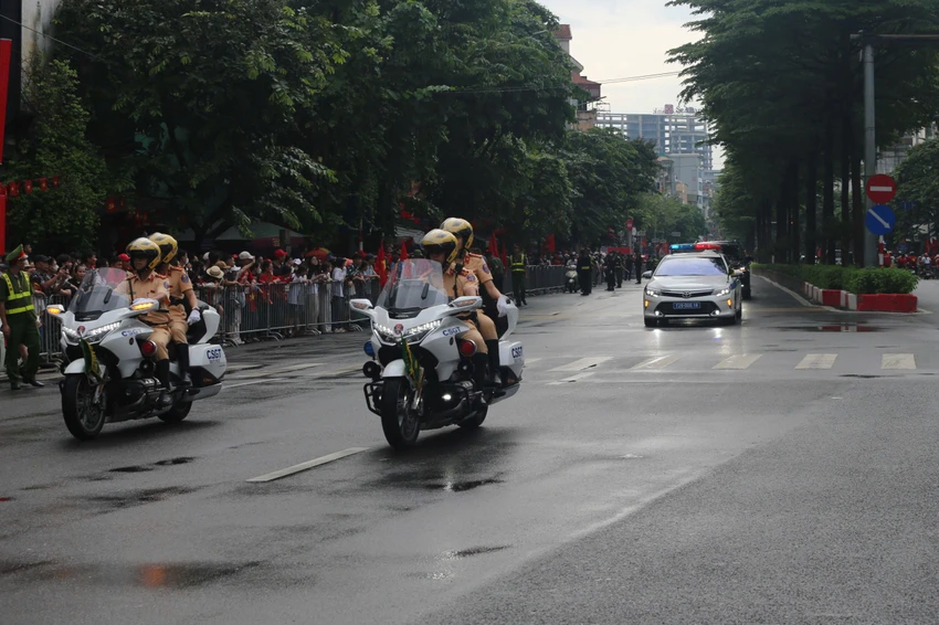 A80-dai-le-dieu-binh-dieu-hanh-anh-ngoc-1.jpg