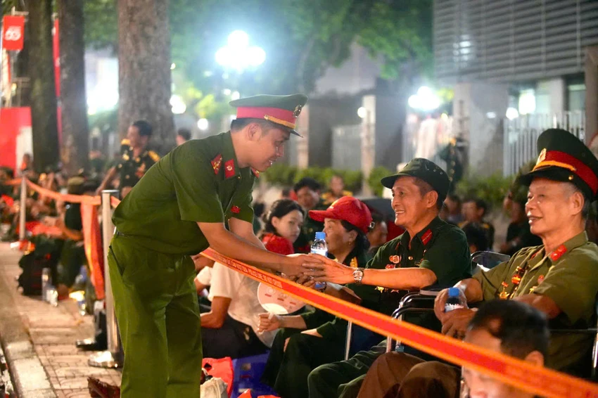 A80-dai-le-dieu-binh-dieu-hanh-PHI-HUNG-LUONG-KHO-7.jpg