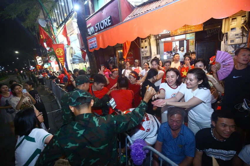 A80-dai-le-dieu-binh-dieu-hanh-PHI-HUNG-LUONG-KHO-8.jpg