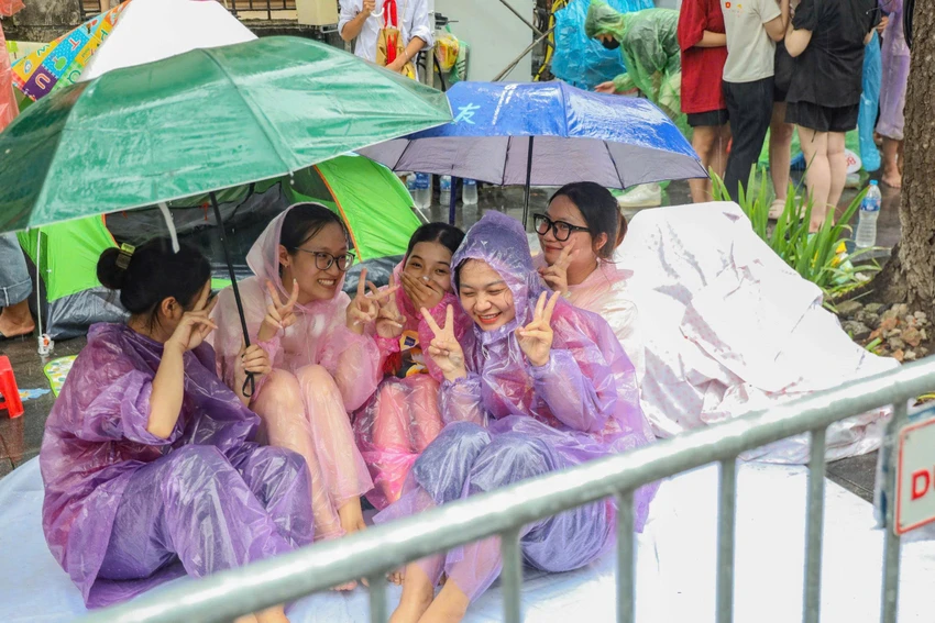 A80-dai-le-dieu-binh-dieu-hanh-tien-oanh-trang-thi-ba-trieu-hai-ba-trung-18.jpg