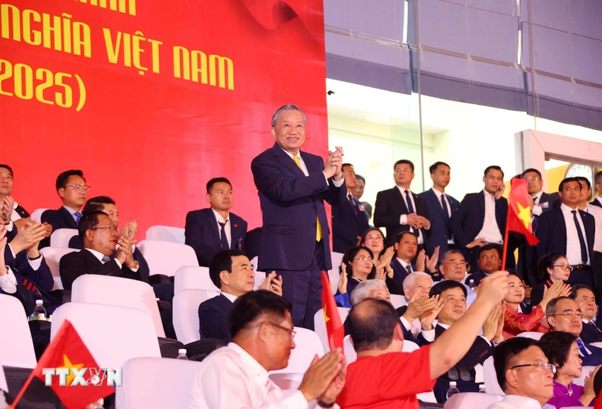 tong-bi-thu-to-lam-chuong-trinh-nghe-thuat-quoc-gia-dac-biet-80-nam-hanh-trinh-doc-lap-tu-do-hanh-phuc-1.jpg