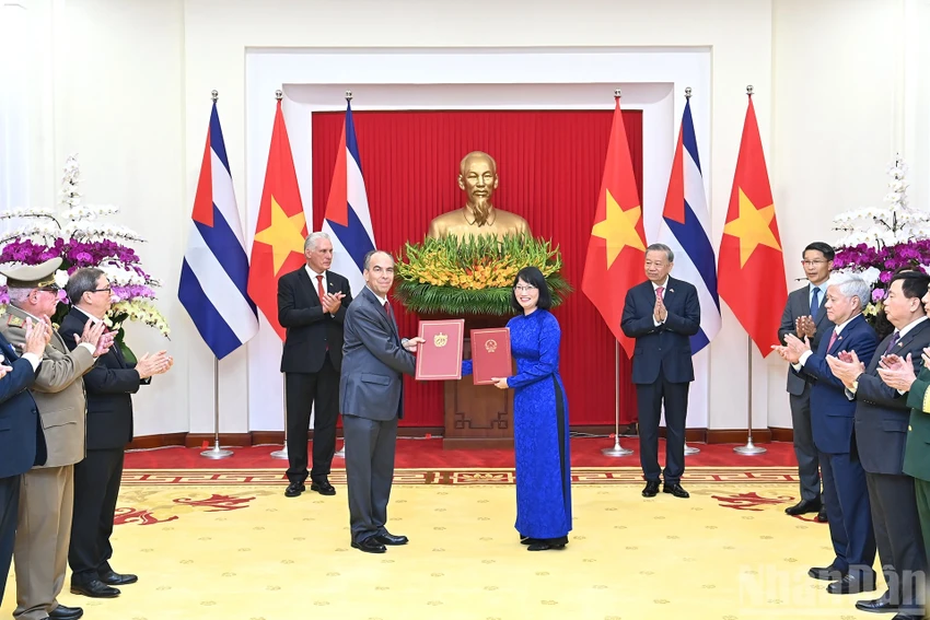viet-nam-trao-tang-cho-nhan-dan-cuba-385-ti-dong-1.jpg