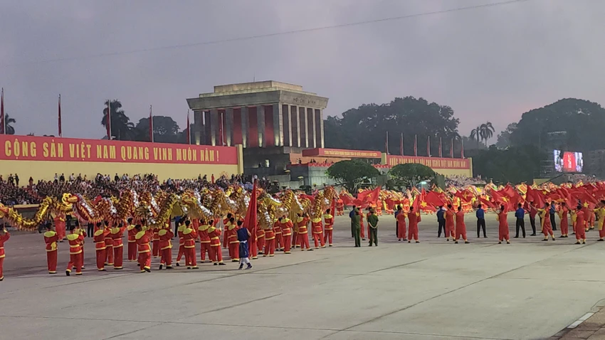 A80-dai-le-dieu-binh-dieu-hanh-dang-trung-1-2.jpg