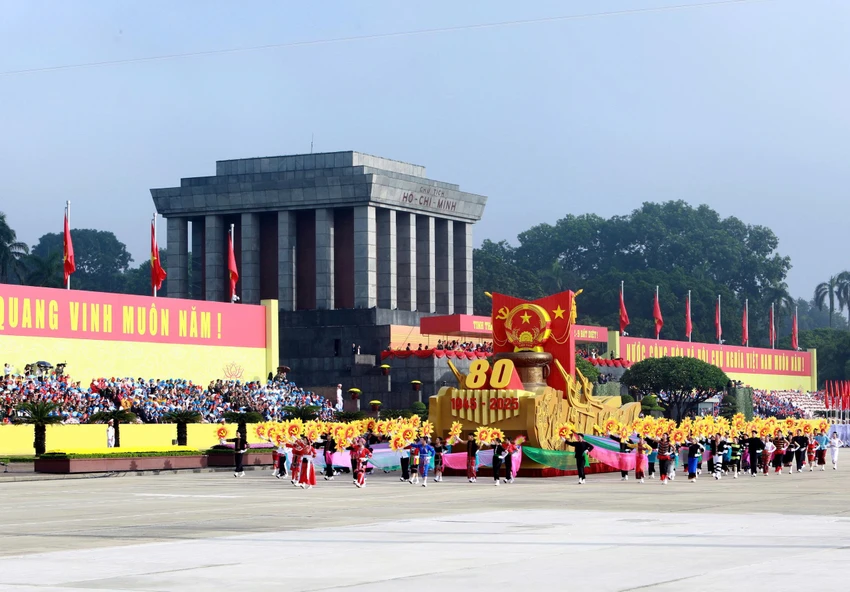 A80-dai-le-dieu-binh-dieu-hanh-dang-trung-2-5.jpg