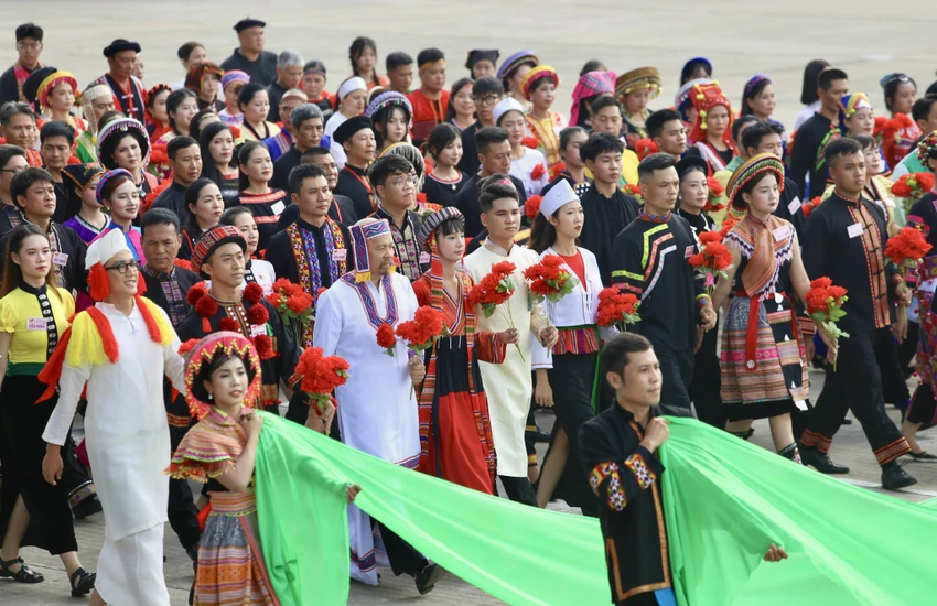 A80-dai-le-dieu-binh-dieu-hanh-hoang-giang-54-anh-em-2-6.jpg