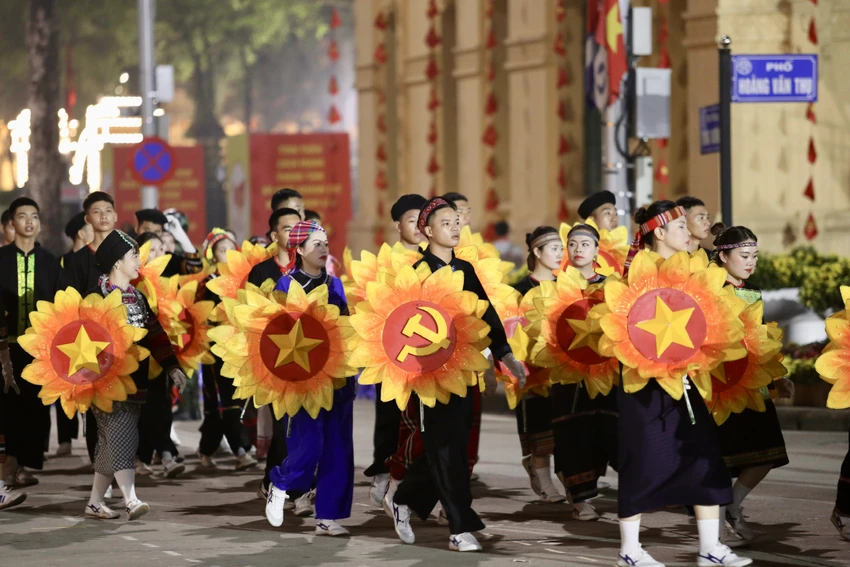 A80-dai-le-dieu-binh-dieu-hanh-hoang-giang-qt-ba-dinh-1.jpg