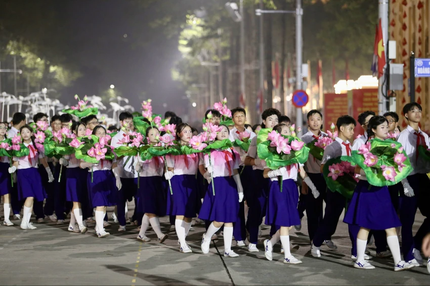 A80-dai-le-dieu-binh-dieu-hanh-hoang-giang-qt-ba-dinh-2.jpg