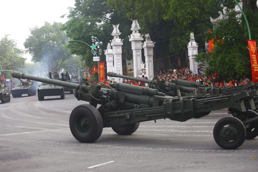 A80-dai-le-dieu-binh-dieu-hanh-phi-hung-11.jpg