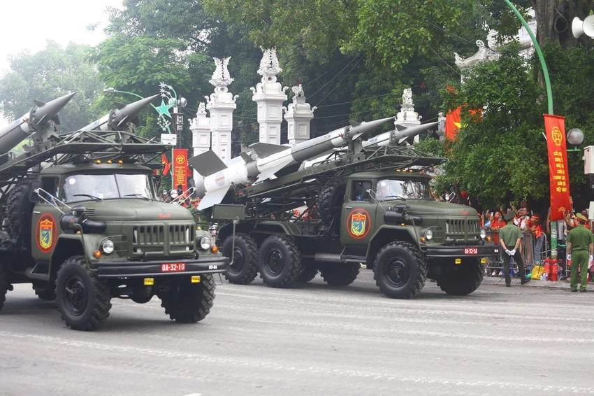 A80-dai-le-dieu-binh-dieu-hanh-phi-hung-16.jpg